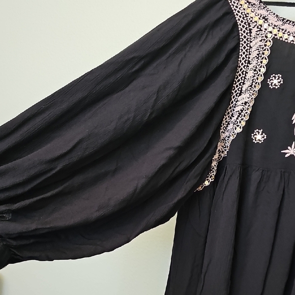 Ananada's Collection Black Boho Embroidered Billow Sleeve Women's Top XL - Picture 6 of 12